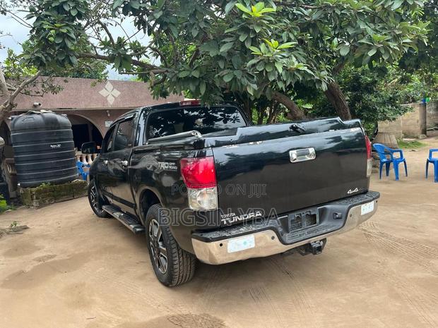 Toyota Tundra CrewMax Limited 5.7L 2012 Black