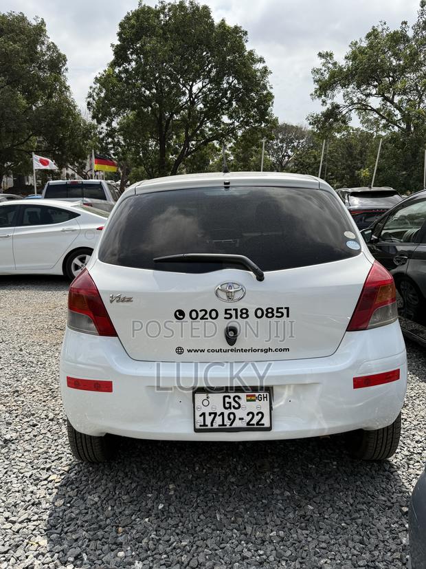 Toyota Vitz 1.5 FWD 5dr 2010 White