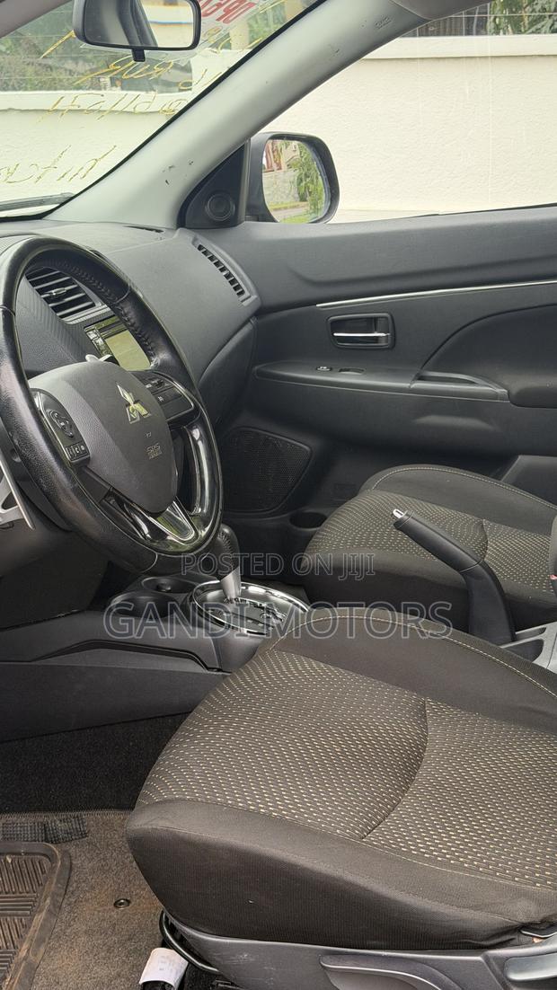 Mitsubishi Outlander 2016 Gray