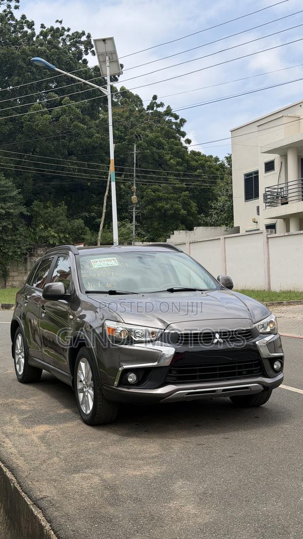 Mitsubishi Outlander 2016 Gray