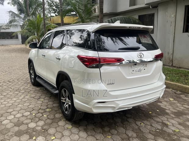 Toyota Fortuner 2.7 AWD 2016 White