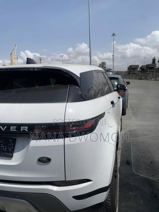 Land Rover Range Rover Evoque R-Dynamic SE 2023 White