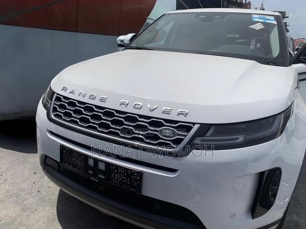 Land Rover Range Rover Evoque R-Dynamic SE 2023 White