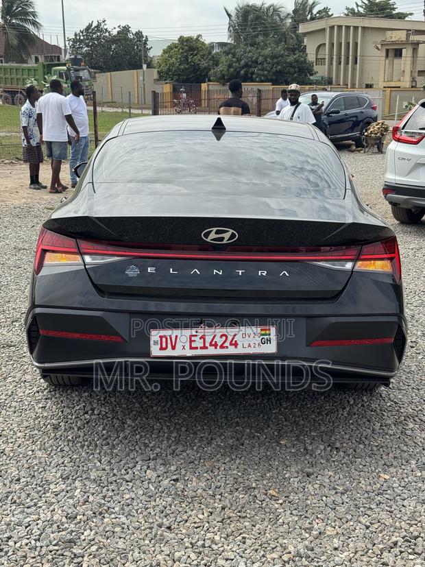 Hyundai Elantra 2025 Black