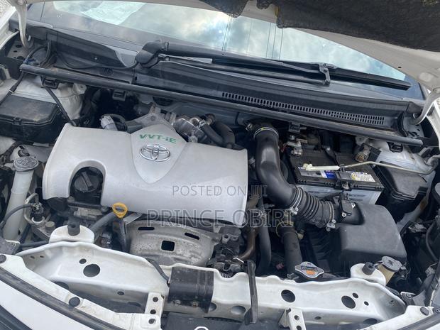 Toyota Vitz 1.3 AWD 5dr 2015 White