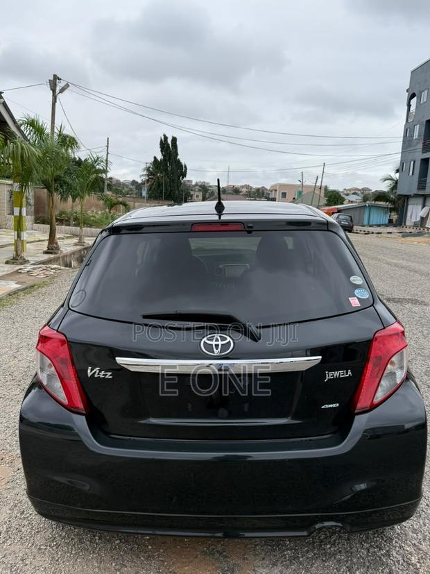 Toyota Vitz 2012 Black