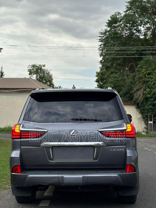 Lexus LX 2020 Gray