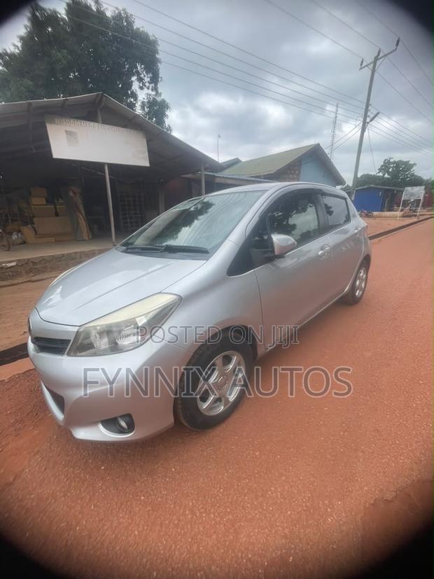 Toyota Vitz 1.3 FWD 5dr 2014 Silver