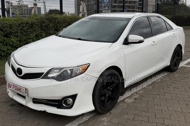 Toyota Camry 2014 White
