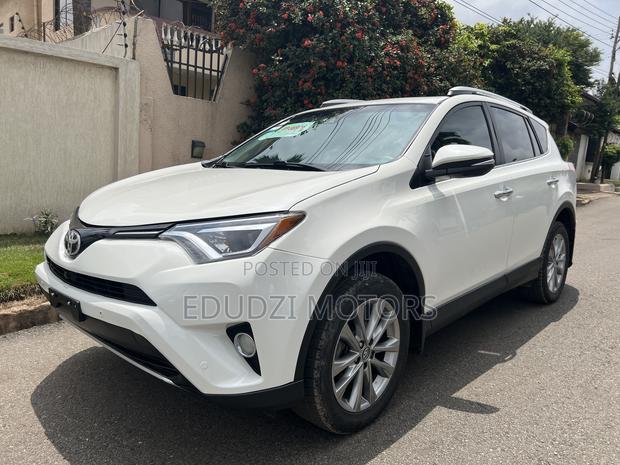 Toyota RAV4 Limited AWD (2.5L 4cyl 6A) 2016 White