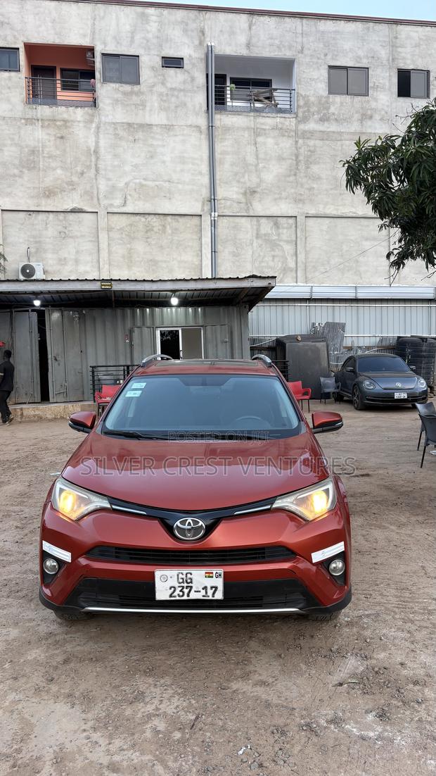 Toyota RAV4 XLE AWD (2.5L 4cyl 6A) 2016 Orange