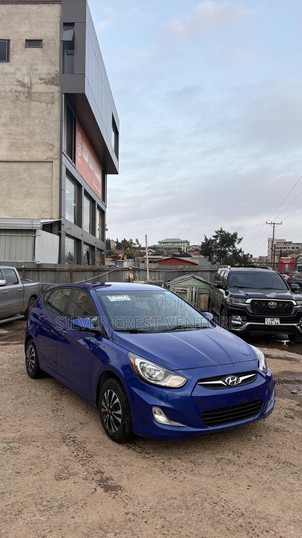 Hyundai Accent SE Hatchback 2017 Blue