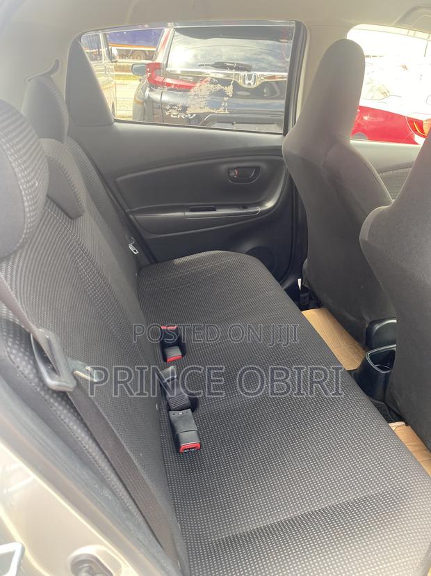 Toyota Vitz 1.3 AWD 5dr 2015 Silver