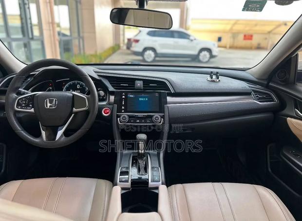 Honda Civic 2019 White