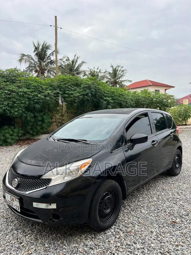 Nissan Versa 2016 Black