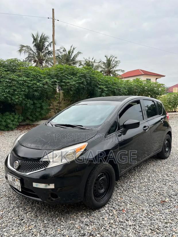 Nissan Versa 2016 Black