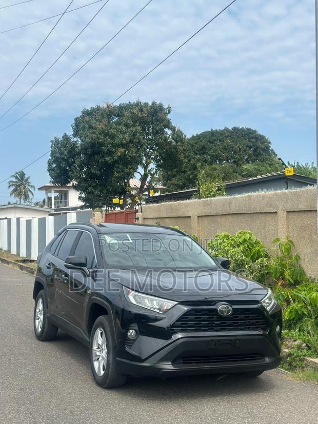 Toyota RAV4 2021 Black