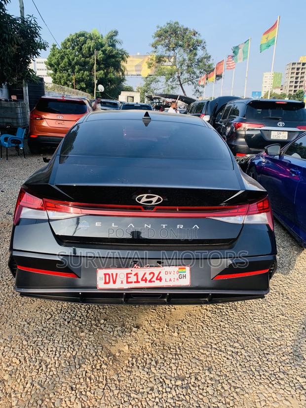 Hyundai Elantra Limited IVT 2025 Black