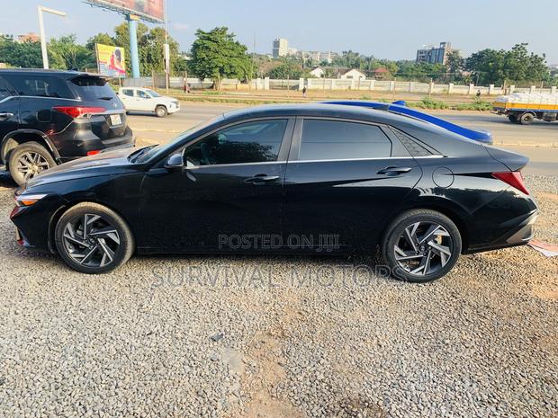 Hyundai Elantra Limited IVT 2025 Black