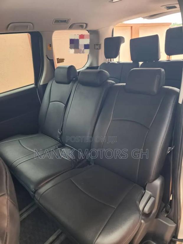 Toyota Voxy 2011 White