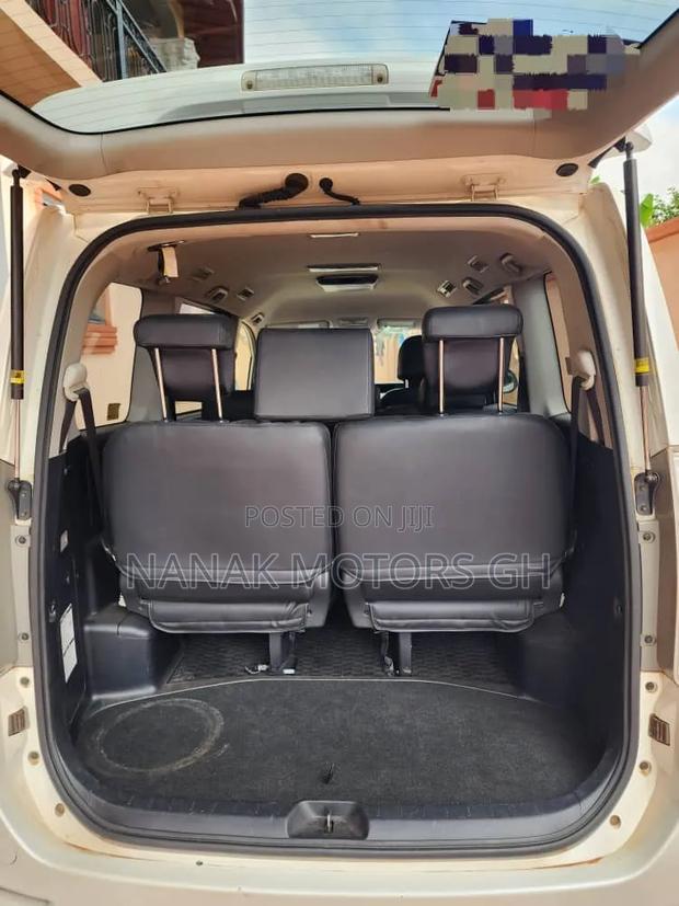 Toyota Voxy 2011 White