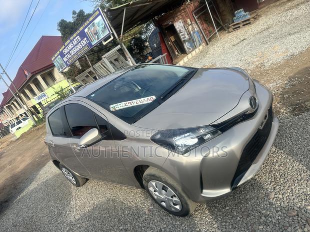 Toyota Vitz 2015 Gold