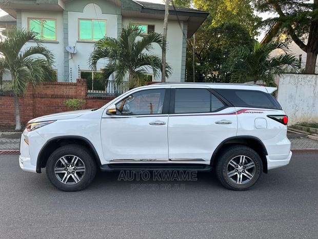 Toyota Fortuner 2.7 AWD 2016 White