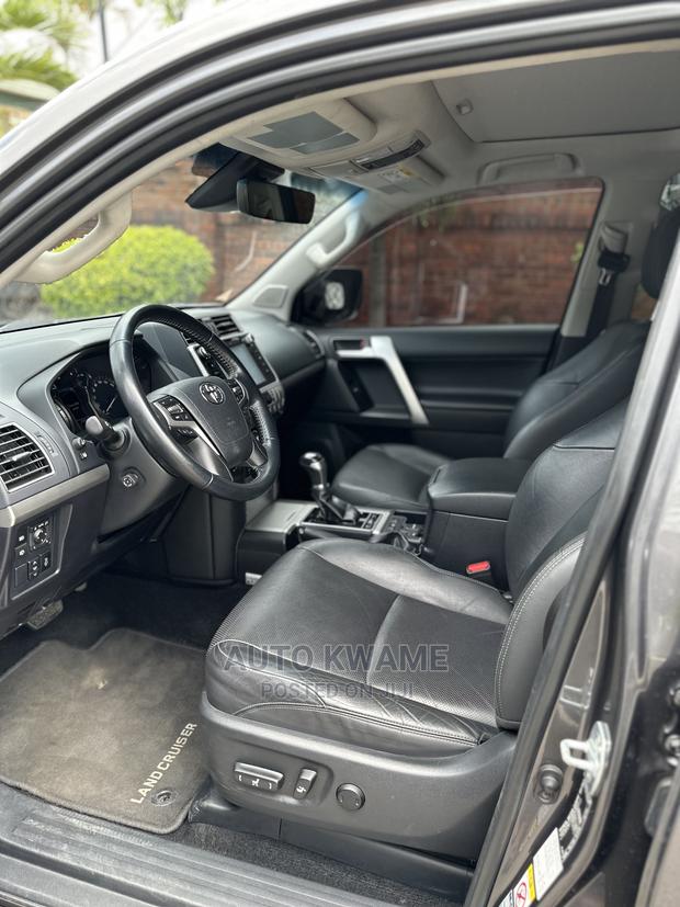 Toyota Land Cruiser Prado 2.7 2017 Gray
