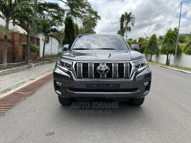 Toyota Land Cruiser Prado 2.7 2017 Gray