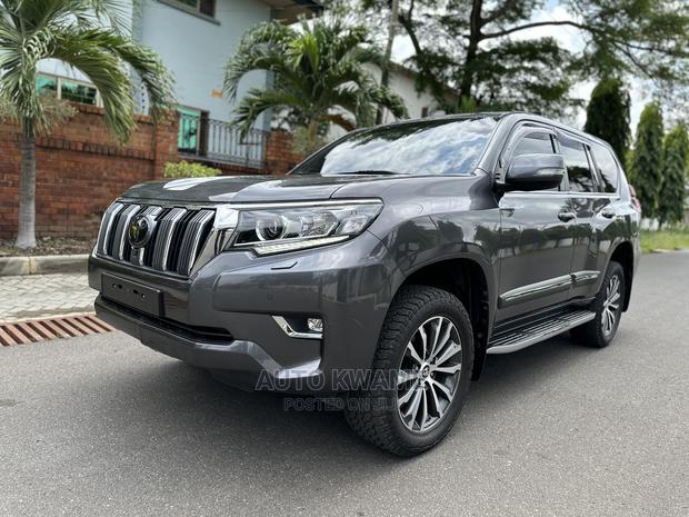 Toyota Land Cruiser Prado 2.7 2017 Gray