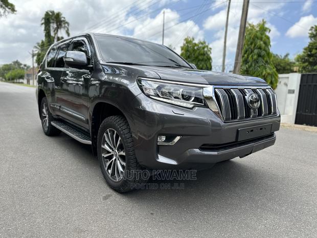 Toyota Land Cruiser Prado 2.7 2017 Gray