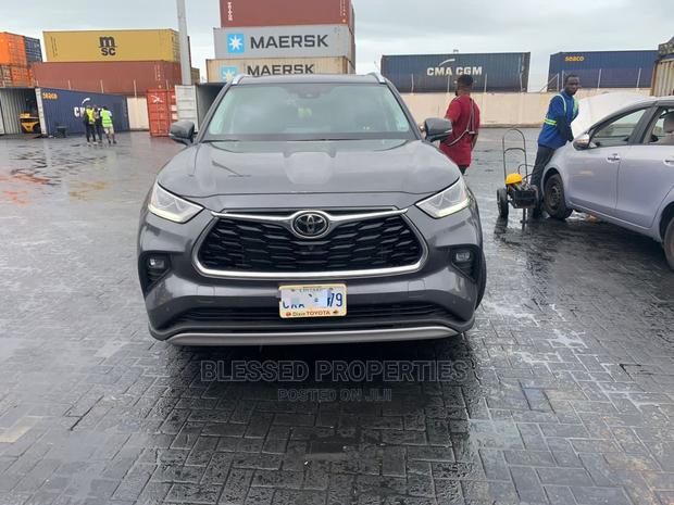 Toyota Highlander 2023 Gray