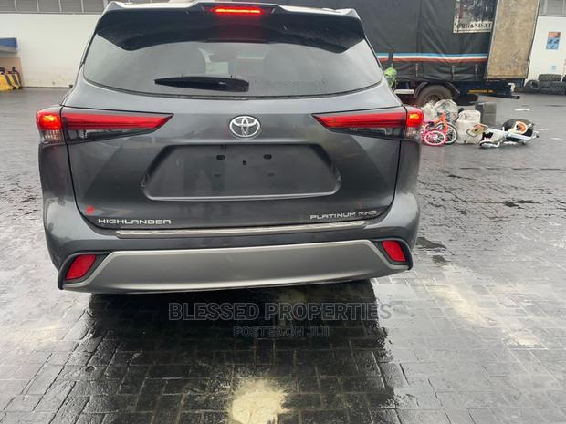 Toyota Highlander 2023 Gray