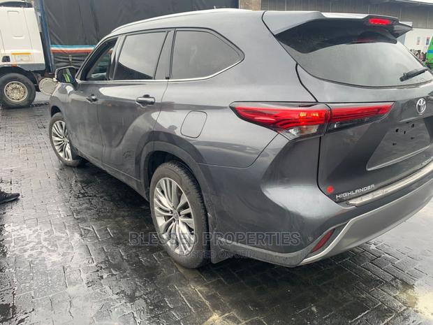 Toyota Highlander 2023 Gray
