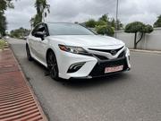 Toyota Camry SE FWD (2.5L 4cyl 8AM) 2018 White for sale