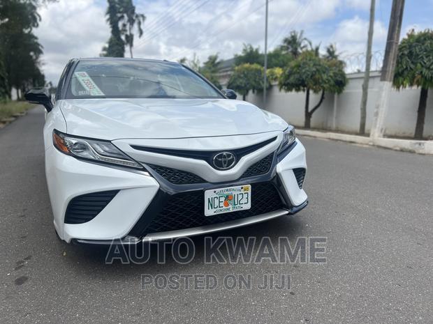 Toyota Camry XSE (2.5L 4cyl 8A) 2019 White