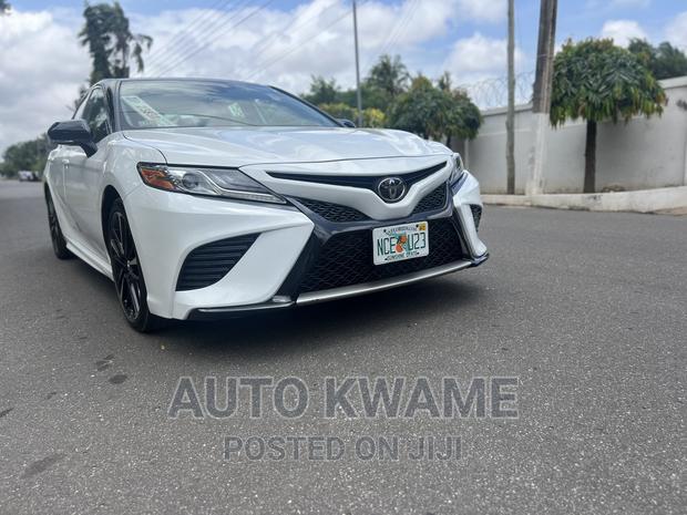 Toyota Camry XSE (2.5L 4cyl 8A) 2019 White