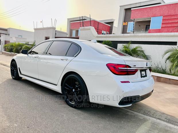 BMW 7 Series 2019 White
