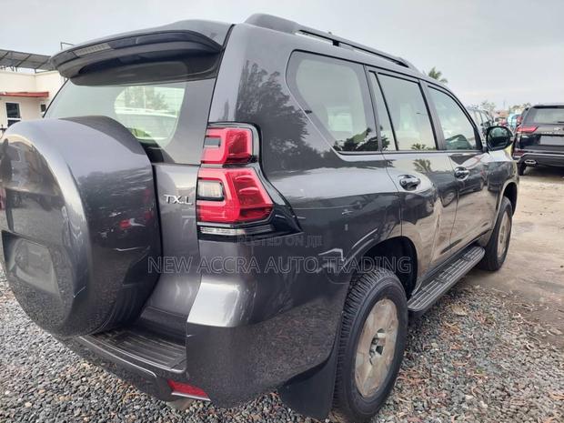 New Toyota Land Cruiser Prado 2022 Gray
