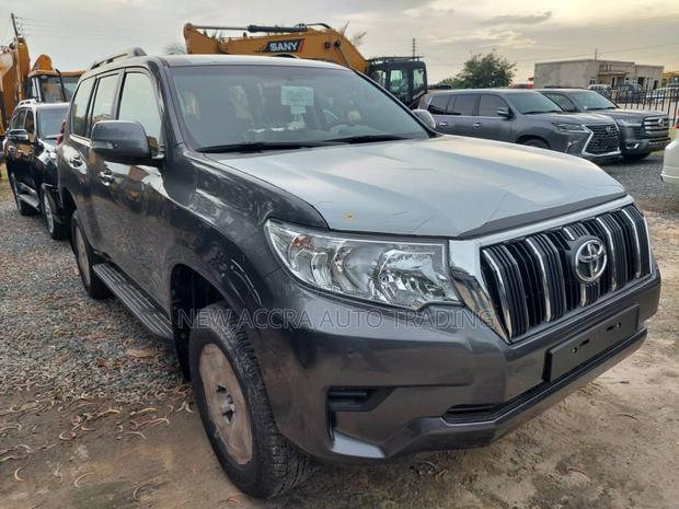 New Toyota Land Cruiser Prado 2022 Gray