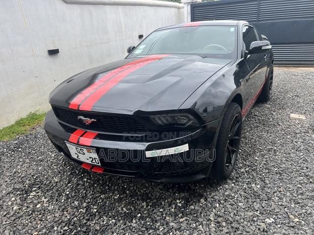 Ford Mustang V6 Premium Coupe 2012 Black