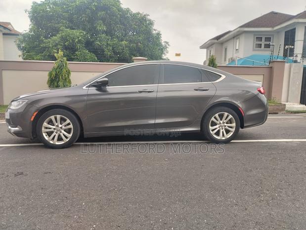 Chrysler 200 Limited 2017 Gray