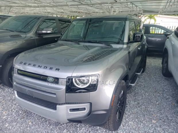 Land Rover Defender V8 2023 Silver