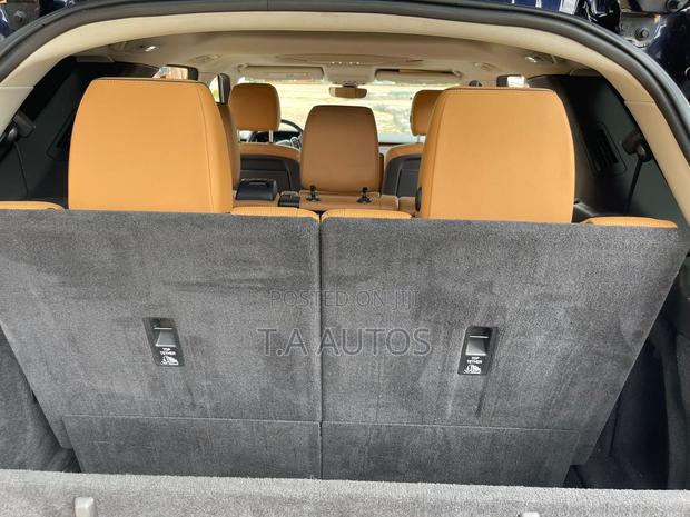 Land Rover Discovery HSE 4x4 2018 Blue