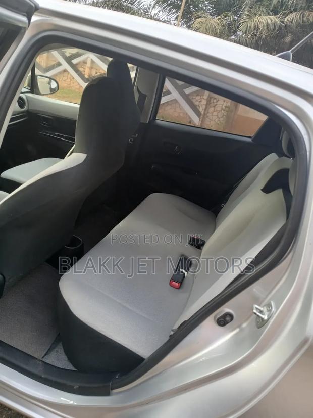 Toyota Vitz 1.3 FWD 5dr 2013 Silver