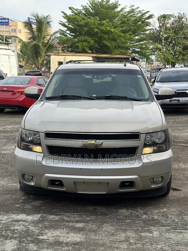 Chevrolet Suburban LT 4x4 2007 Brown