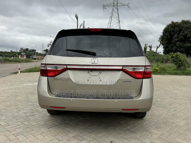 Honda Odyssey Touring 2012 Brown