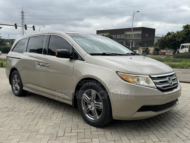 Honda Odyssey Touring 2012 Brown