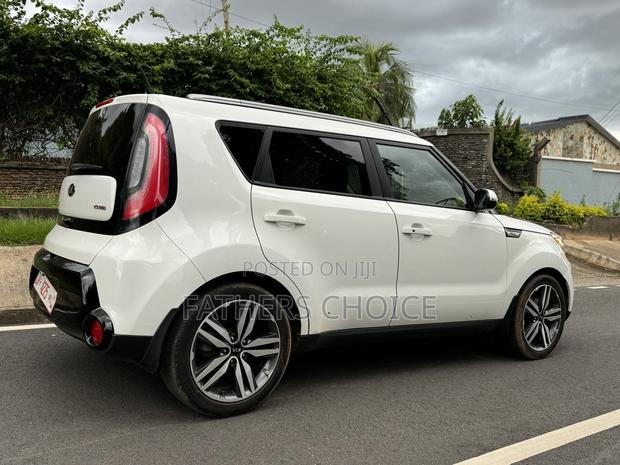 Kia Soul Hatchback 2016 White