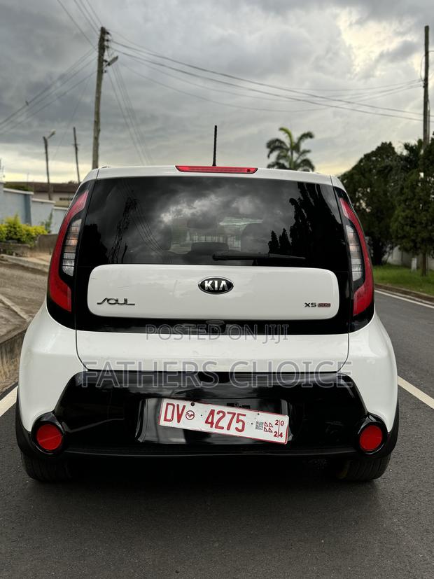 Kia Soul Hatchback 2016 White